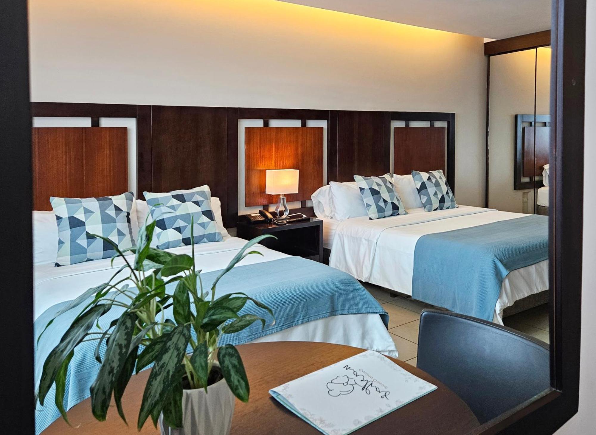 Hotel Perla Spondylus Манта Экстерьер фото