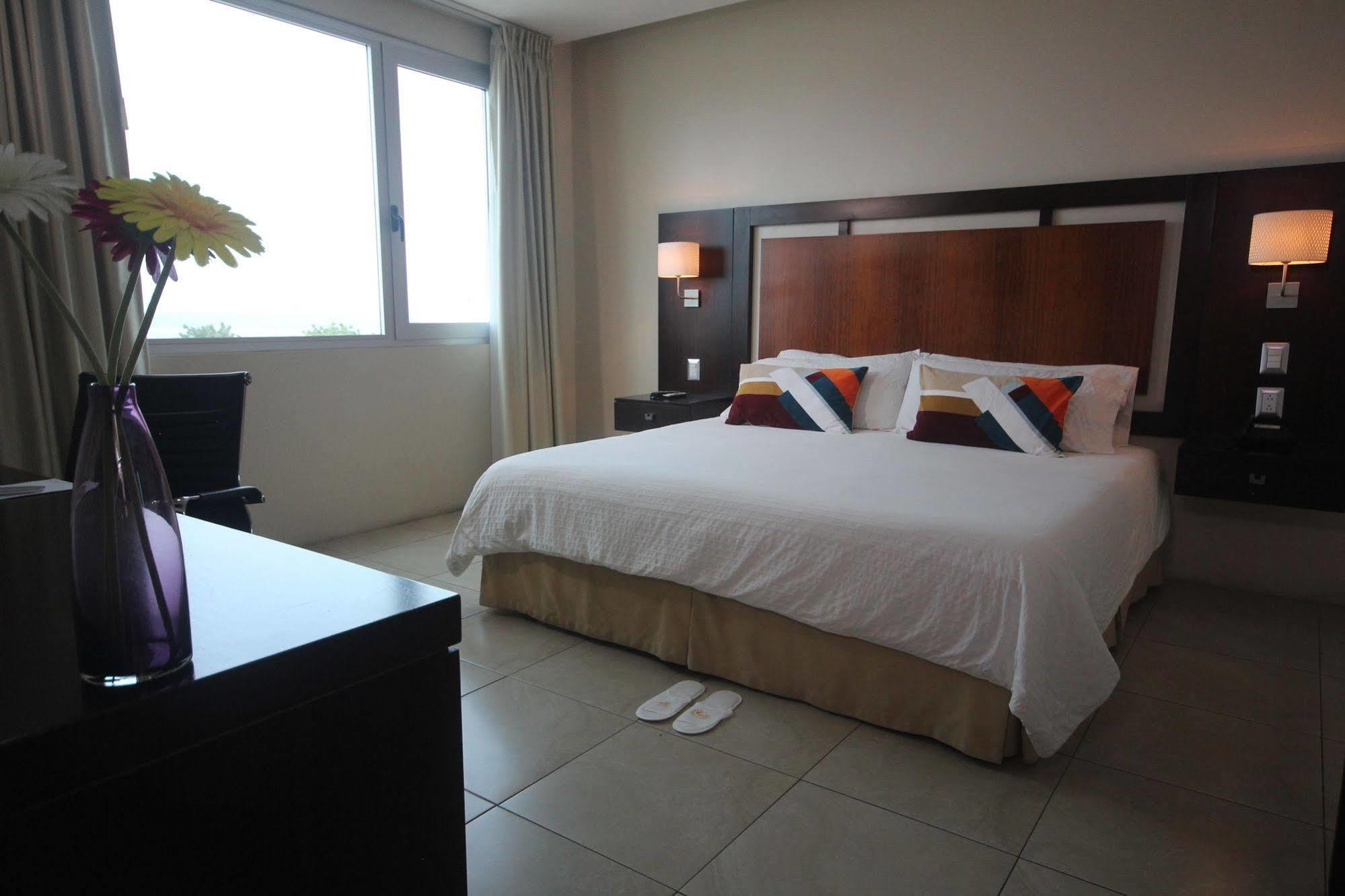 Hotel Perla Spondylus Манта Экстерьер фото